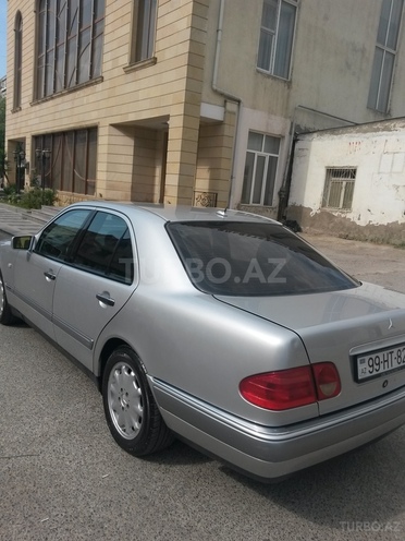 Mercedes E 230 1997, 225,000 km - 2.3 l - Bakı