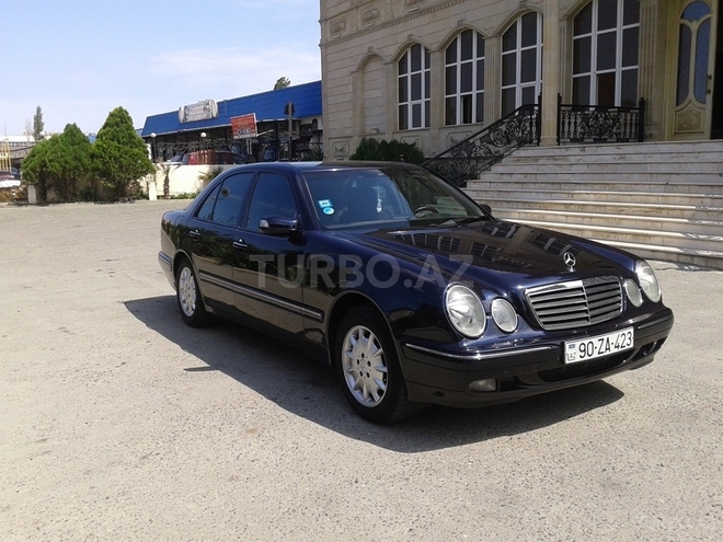 Mercedes E 220 2001, 209,000 km - 2.2 l - Bakı