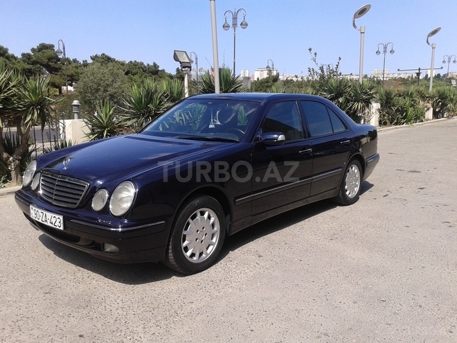 Mercedes E 220 2001, 209,000 km - 2.2 l - Bakı