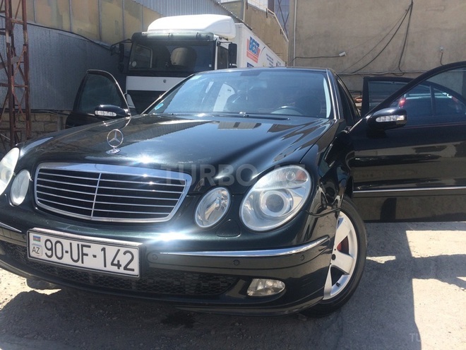 Mercedes E 220 2002, 206,820 km - 2.2 l - Bakı