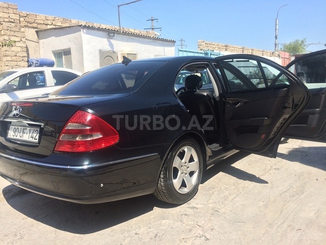 Mercedes E 220 2002, 206,820 km - 2.2 l - Bakı