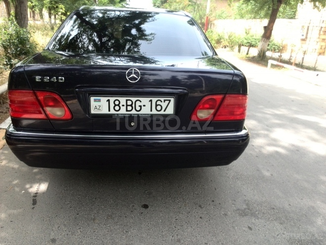 Mercedes E 240 1999, 230,000 km - 2.4 l - Bakı