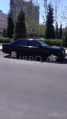 Mercedes E 200 1999, 296,000 km - 2.0 l - Bakı