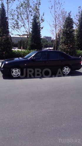 Mercedes E 200 1999, 296,000 km - 2.0 l - Bakı