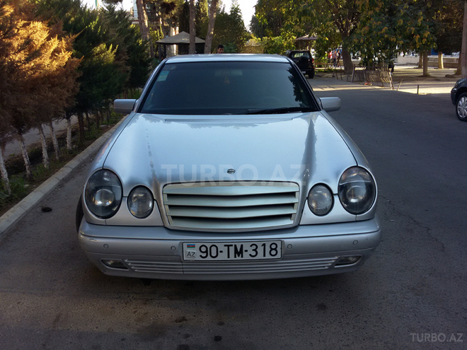 Mercedes E 240 1998, 195,000 km - 2.4 l - Bakı