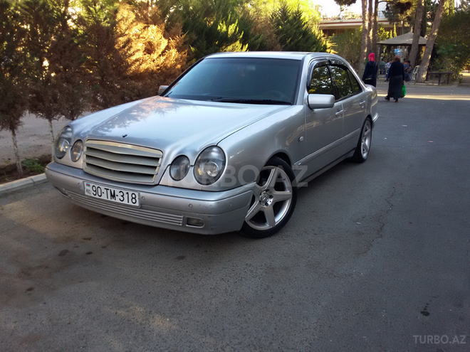 Mercedes E 240 1998, 195,000 km - 2.4 l - Bakı