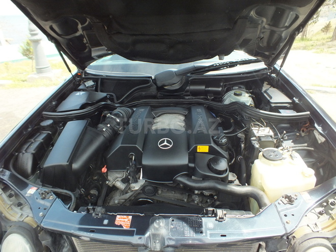 Mercedes E 320 1999, 243,000 km - 3.2 l - Bakı