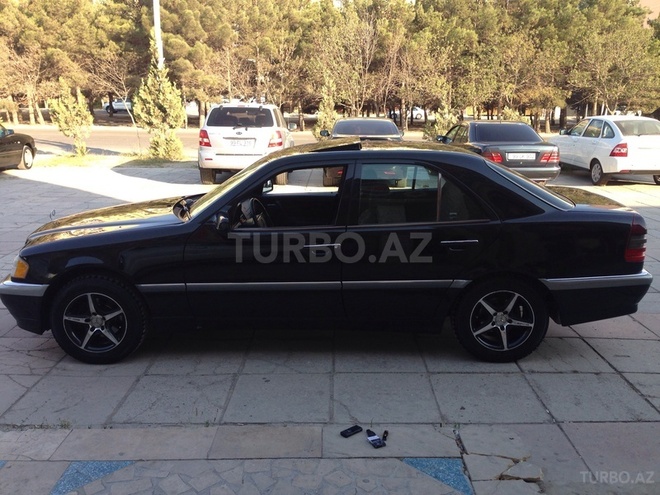 Mercedes C 230 1998, 215,000 km - 2.3 l - Bakı