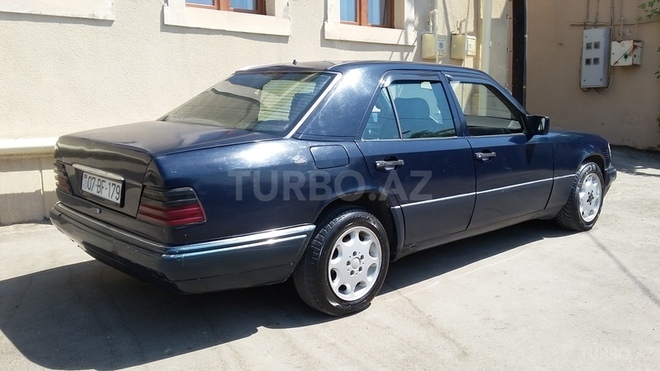 Mercedes E 250 1994, 250,000 km - 2.5 l - Bakı