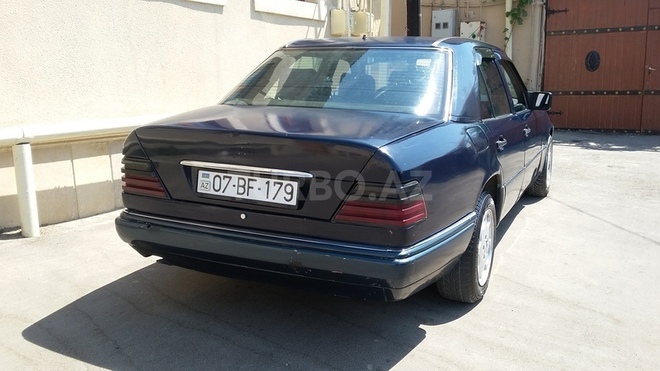 Mercedes E 250 1994, 250,000 km - 2.5 l - Bakı