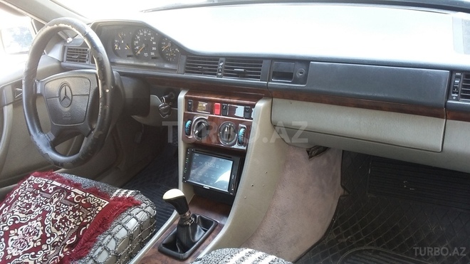 Mercedes E 250 1994, 250,000 km - 2.5 l - Bakı