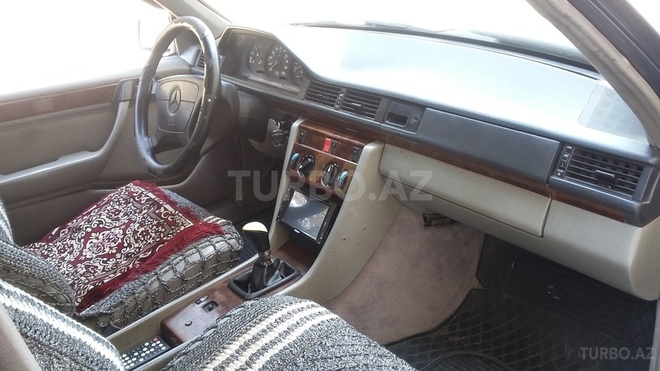 Mercedes E 250 1994, 250,000 km - 2.5 l - Bakı