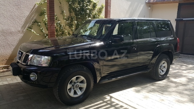Nissan Patrol 2006, 180,000 km - 4.8 l - Bakı