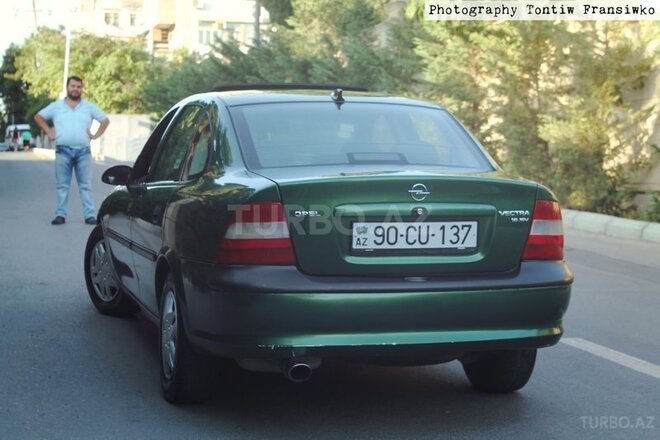 Opel Vectra 1997, 295,000 km - 1.6 l - Bakı