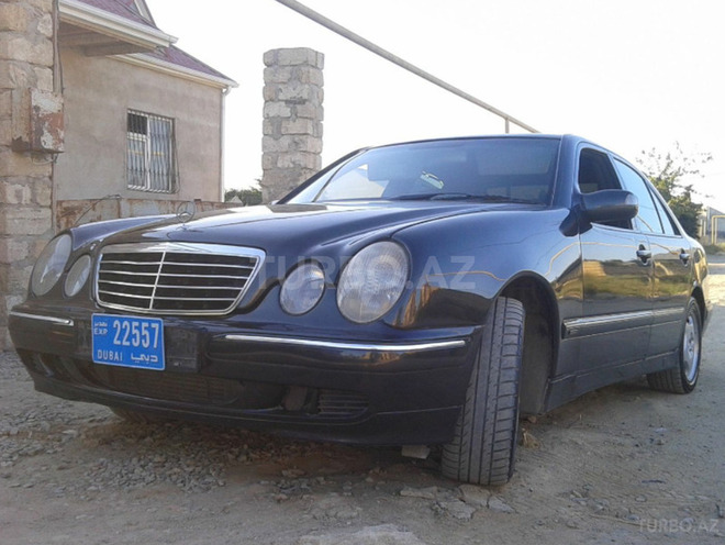 Mercedes E 220 2000, 190,000 km - 2.2 l - Bakı