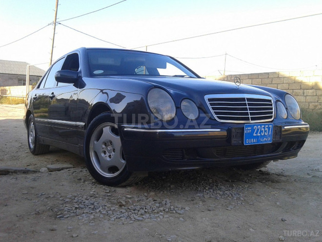 Mercedes E 220 2000, 190,000 km - 2.2 l - Bakı