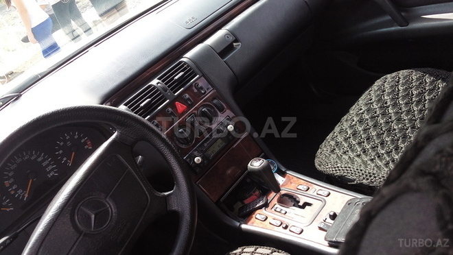 Mercedes E 240 1999, 330,003 km - 2.4 l - Bakı