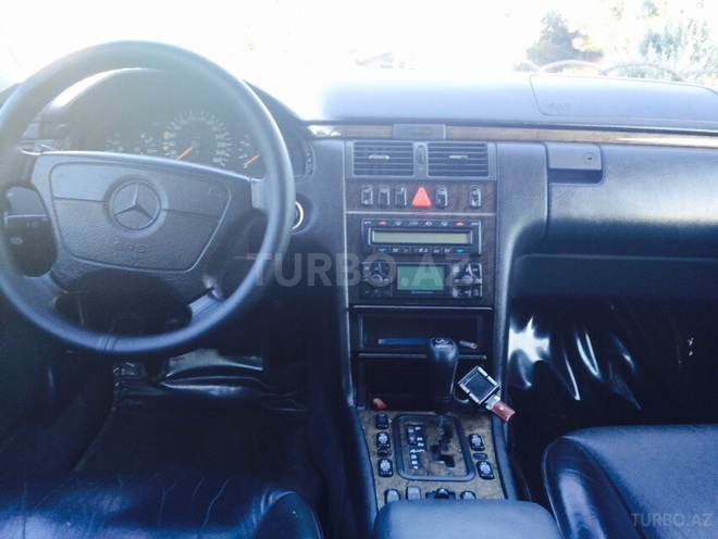 Mercedes E 280 1998, 317,000 km - 2.8 l - Bakı