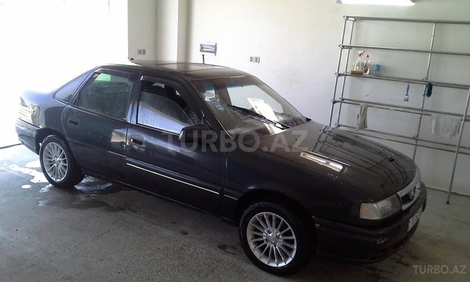 Opel Vectra 1993, 200,000 km - 2.0 l - Bakı
