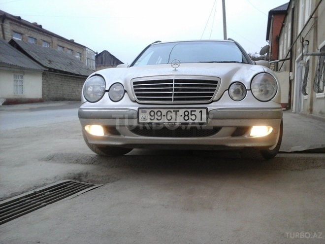 Mercedes E 220 2000, 240,000 km - 2.2 л - Bakı