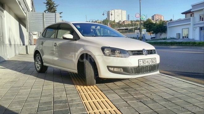 Volkswagen Polo 2010, 90,000 km - 1.4 л - Bakı