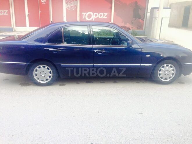 Mercedes E 230 1995, 258,000 km - 2.3 l - Bakı
