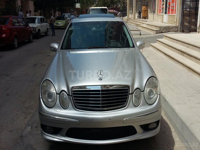 Mercedes E 320 2004, 260,000 km - 3.2 l - Bakı