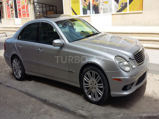 Mercedes E 320 2004, 260,000 km - 3.2 l - Bakı