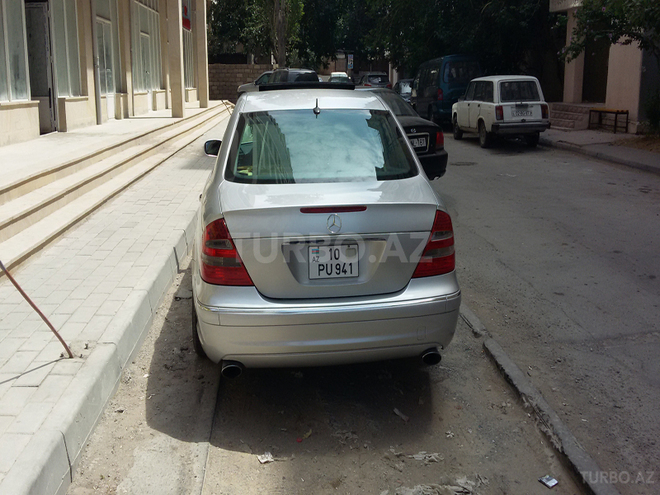 Mercedes E 320 2004, 260,000 km - 3.2 l - Bakı