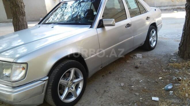 Mercedes E 200 1991, 157,000 km - 2.0 l - Bakı