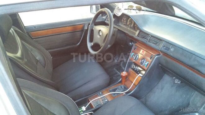 Mercedes E 200 1991, 157,000 km - 2.0 l - Bakı