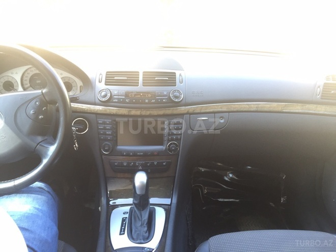 Mercedes E 240 2005, 121,800 km - 2.6 l - Bakı