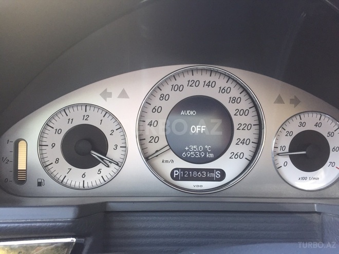 Mercedes E 240 2005, 121,800 km - 2.6 l - Bakı