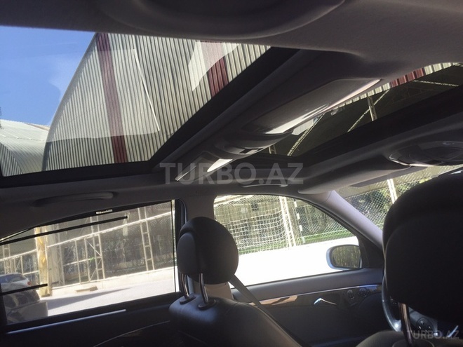 Mercedes E 240 2005, 121,800 km - 2.6 l - Bakı