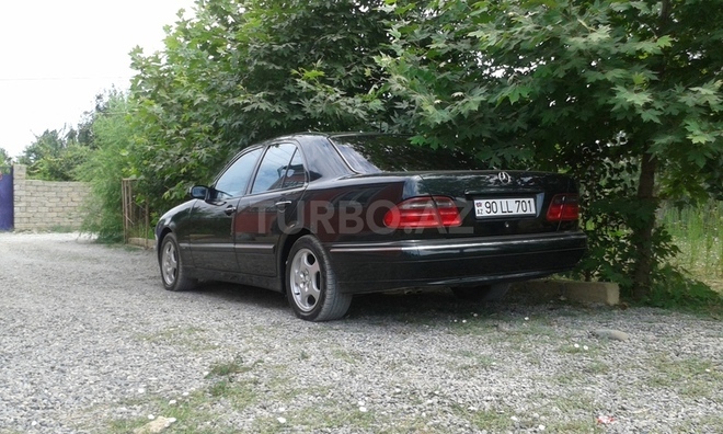 Mercedes E 240 1999, 182,797 km - 2.4 l - Bakı