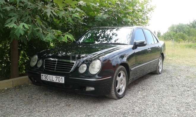 Mercedes E 240 1999, 182,797 km - 2.4 l - Bakı