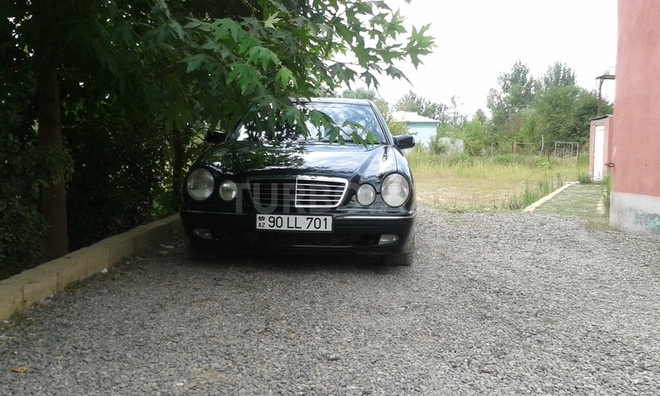 Mercedes E 240 1999, 182,797 km - 2.4 l - Bakı