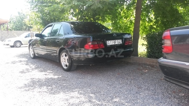 Mercedes E 240 1999, 182,797 km - 2.4 l - Bakı