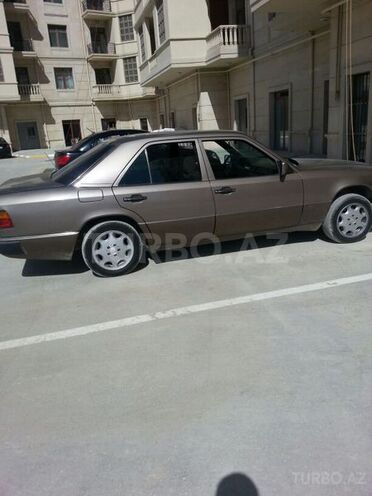 Mercedes E 200 1991, 25,000 km - 2.0 l - Bakı