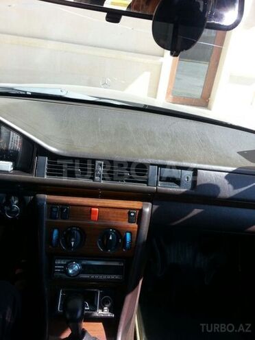 Mercedes E 200 1991, 25,000 km - 2.0 l - Bakı
