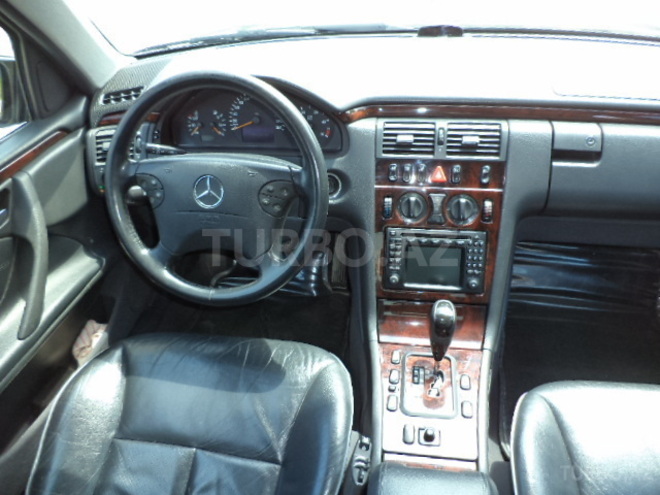 Mercedes E 320 2000, 198,000 km - 3.2 l - Bakı