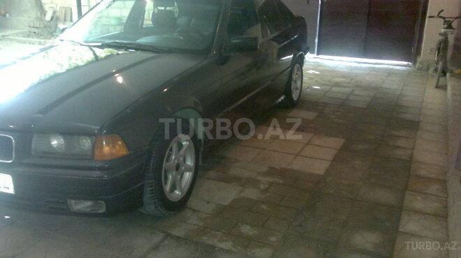 BMW 318 1992, 330,000 km - 1.8 l - Bakı