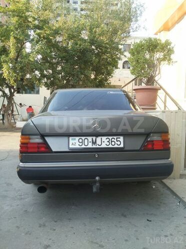 Mercedes E 200 1990, 200,000 km - 2.0 l - Bakı
