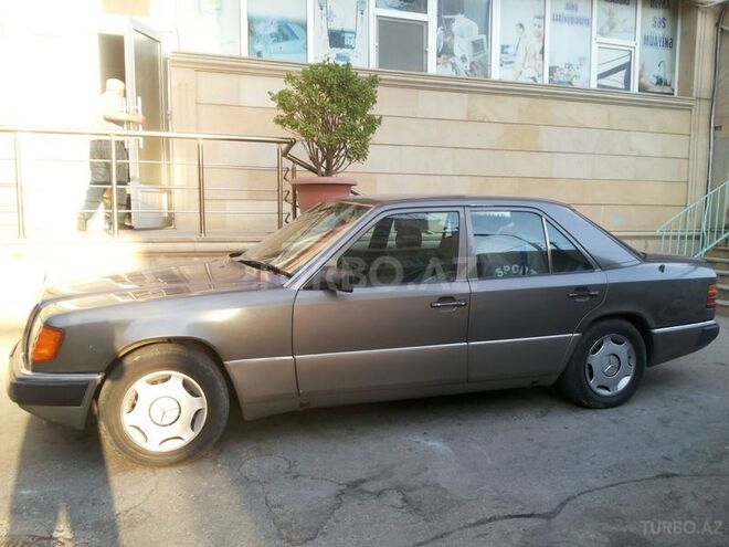 Mercedes E 200 1990, 200,000 km - 2.0 l - Bakı