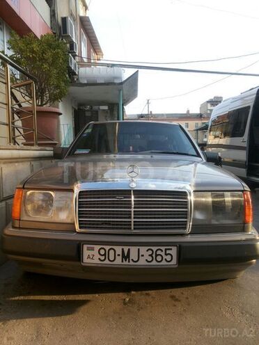 Mercedes E 200 1990, 200,000 km - 2.0 l - Bakı