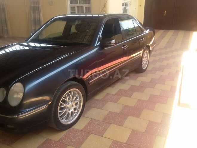 Mercedes E 280 2000, 147,000 km - 2.8 л - Bakı
