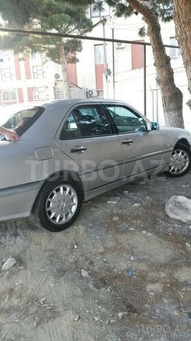Mercedes C 200 2000, 175,000 km - 2.0 l - Bakı