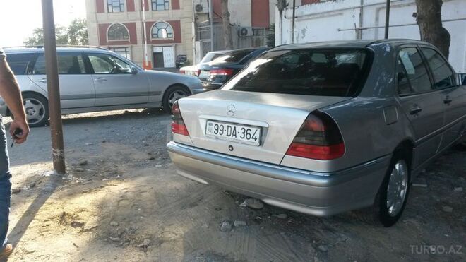 Mercedes C 200 2000, 175,000 km - 2.0 l - Bakı
