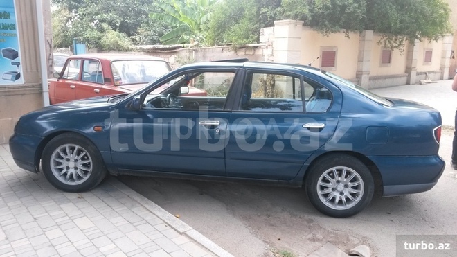 Nissan Primera 2000, 172,215 km - 2.0 л - Bakı