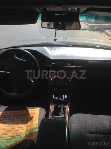 Mercedes E 200 1993, 328,800 km - 2.2 l - Bakı